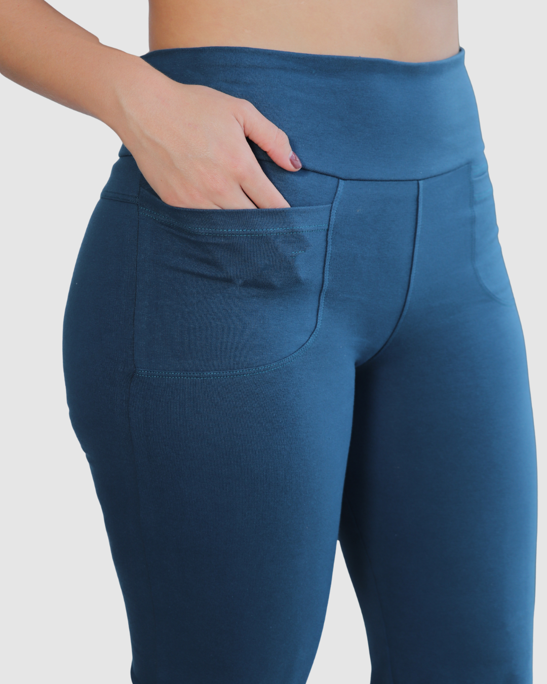 Leggins Bota Recta con Bolsillos Delanteros en Tela Algodón