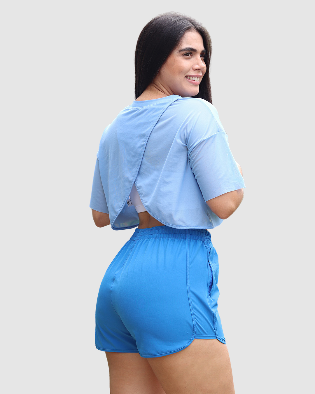 Blusa Deportiva Corta en Velo con Espalda Corte Mariposa